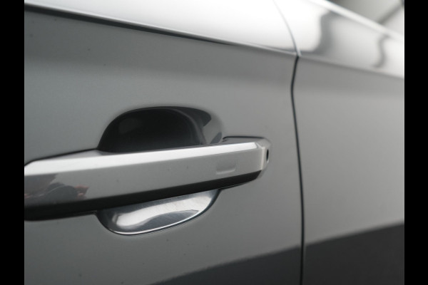 Audi Q5 55 TFSI e Quattro 2x S Line PHEV 367pk Dealer O.H. | SOH 84,8% | Trekhaak Af Fabriek | Luchtvering | Adaptive Cruise | 360 Camera | Head Up | Matrix LED | Alcantara Sportstoelen Memory & Verwarmd | Stuur Verwarmd | Keyless | BLIS | Apple Carp Plug In Hybrid |