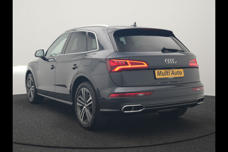 Audi Q5 55 TFSI e Quattro 2x S Line PHEV 367pk Dealer O.H. | SOH 84,8% | Trekhaak Af Fabriek | Luchtvering | Adaptive Cruise | 360 Camera | Head Up | Matrix LED | Alcantara Sportstoelen Memory & Verwarmd | Stuur Verwarmd | Keyless | BLIS | Apple Carp Plug In Hybrid |
