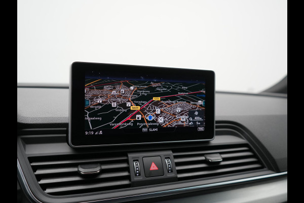 Audi Q5 55 TFSI e Quattro 2x S Line PHEV 367pk Dealer O.H. | SOH 84,8% | Trekhaak Af Fabriek | Luchtvering | Adaptive Cruise | 360 Camera | Head Up | Matrix LED | Alcantara Sportstoelen Memory & Verwarmd | Stuur Verwarmd | Keyless | BLIS | Apple Carp Plug In Hybrid |