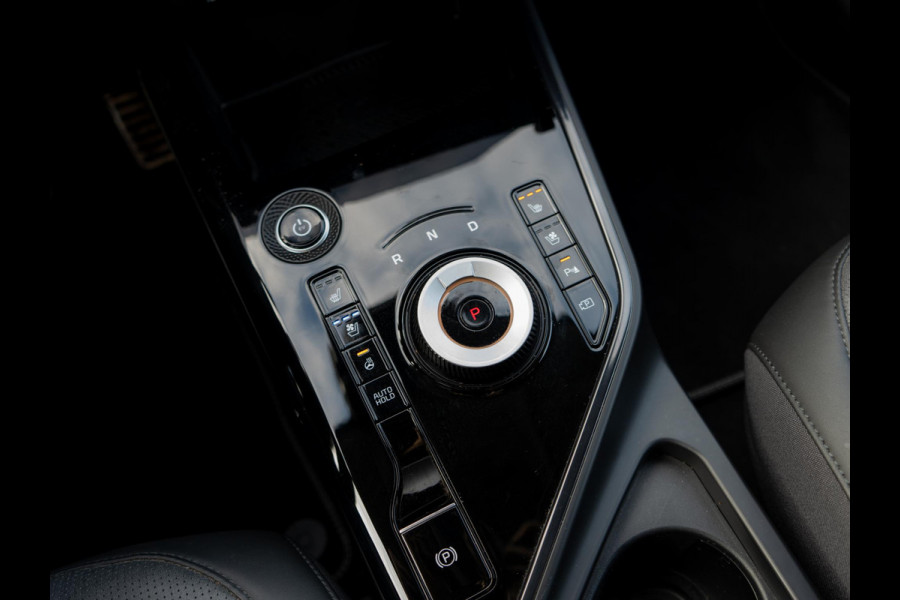 Kia Niro EV ExecutiveLine 64.8 kWh |Trekhaak | Stoelventilatie | Stuur-/stoelverwarming | Schuif-/kanteldak | Harman/Kardon | Elektrisch verstelbare stoelen | PDC voor & achter |