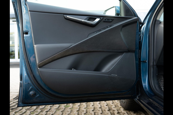 Kia Niro EV ExecutiveLine 64.8 kWh |Trekhaak | Stoelventilatie | Stuur-/stoelverwarming | Schuif-/kanteldak | Harman/Kardon | Elektrisch verstelbare stoelen | PDC voor & achter |