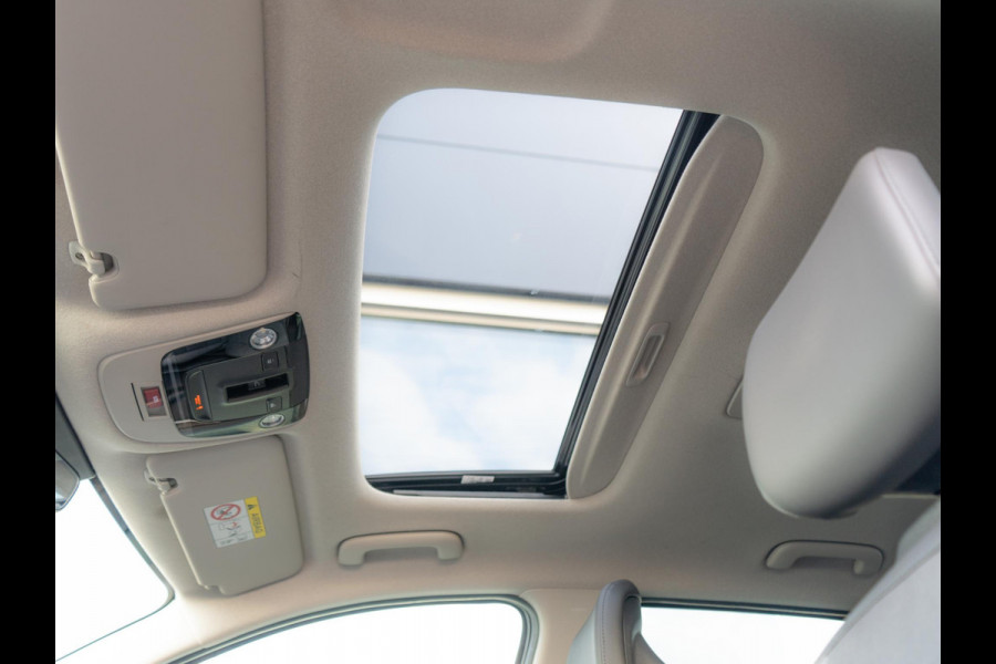 Kia Niro EV ExecutiveLine 64.8 kWh |Trekhaak | Stoelventilatie | Stuur-/stoelverwarming | Schuif-/kanteldak | Harman/Kardon | Elektrisch verstelbare stoelen | PDC voor & achter |