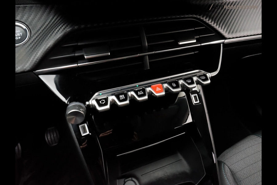 Peugeot 208 1.2 PureTech Allure 100pk (APPLE CARPLAY,LED,KEYLESS,SPORTSTOELEN,CAMERA,PARKEERSENSOREN,CLIMATE,CRUISE,LM-VELGEN)