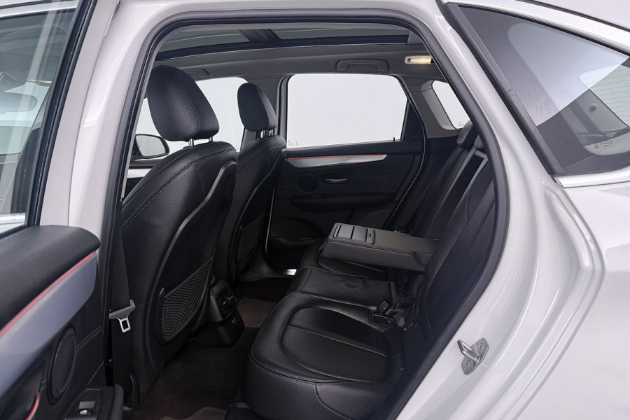 BMW 2 Serie Active Tourer 218i High Executive Edition (PANORAMADAK, TREKHAAK, STOELVERWARMING, CAMERA, DEALER ONDERH