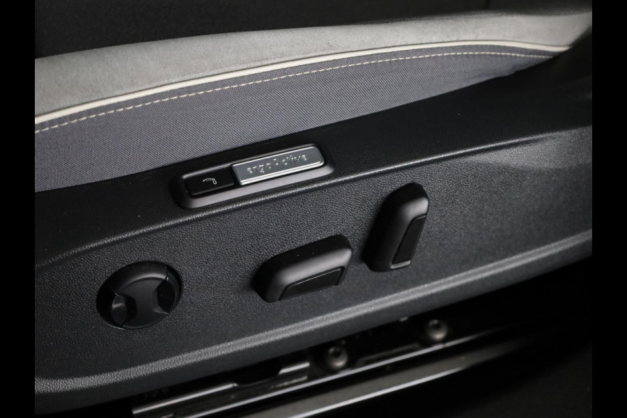 Volkswagen ID.3 First Max 58 kWh 204 pk | SOH 93.02%| Navigatie | Panoramadak | Parkeersensoren | Achteruitrijcamera | Adaptieve cruise control | Head up display  | Apple carplay / Android auto | Keyless | LED koplampen |