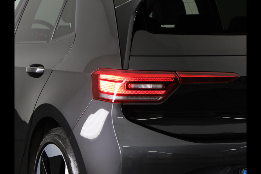 Volkswagen ID.3 First Max 58 kWh 204 pk | SOH 93.02%| Navigatie | Panoramadak | Parkeersensoren | Achteruitrijcamera | Adaptieve cruise control | Head up display  | Apple carplay / Android auto | Keyless | LED koplampen |