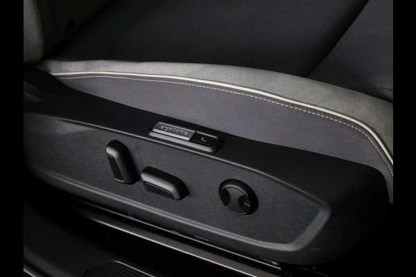 Volkswagen ID.3 First Max 58 kWh 204 pk | SOH 93.02%| Navigatie | Panoramadak | Parkeersensoren | Achteruitrijcamera | Adaptieve cruise control | Head up display  | Apple carplay / Android auto | Keyless | LED koplampen |
