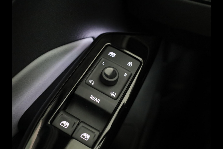 Volkswagen ID.3 First Max 58 kWh 204 pk | SOH 93.02%| Navigatie | Panoramadak | Parkeersensoren | Achteruitrijcamera | Adaptieve cruise control | Head up display  | Apple carplay / Android auto | Keyless | LED koplampen |
