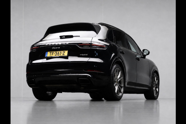 Porsche Cayenne 3.0 E-Hybrid (APPLE CARPLAY,PANORAMADAK,SPORTUITLAAT,SPORT CHRONO,LEDER,CAMERA,ADAPTIEVE CRUISE,LED,NETTESTAAT)