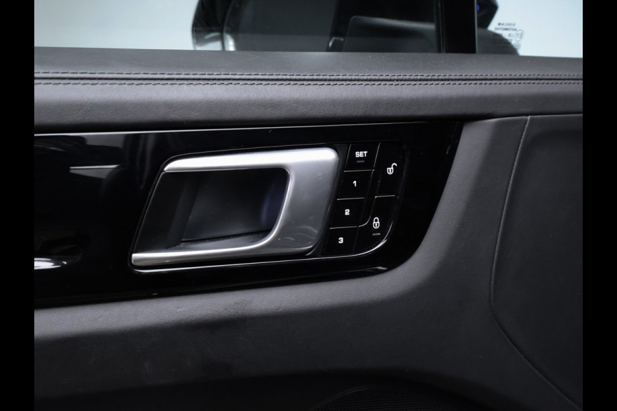 Porsche Cayenne 3.0 E-Hybrid (APPLE CARPLAY,PANORAMADAK,SPORTUITLAAT,SPORT CHRONO,LEDER,CAMERA,ADAPTIEVE CRUISE,LED,NETTESTAAT)
