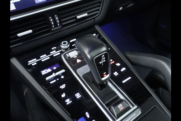 Porsche Cayenne 3.0 E-Hybrid (APPLE CARPLAY,PANORAMADAK,SPORTUITLAAT,SPORT CHRONO,LEDER,CAMERA,ADAPTIEVE CRUISE,LED,NETTESTAAT)