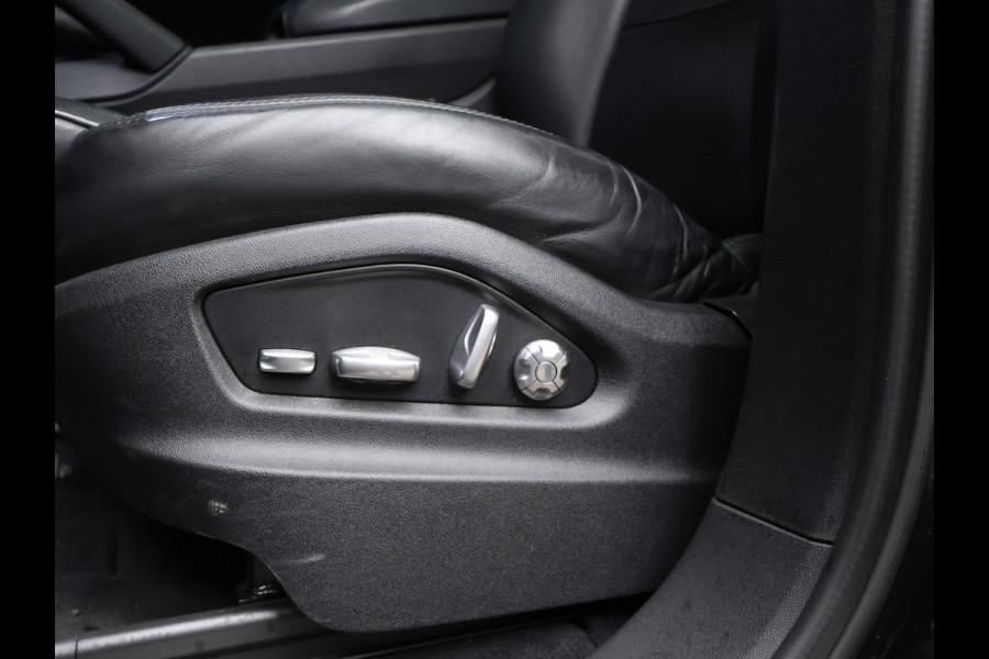 Porsche Cayenne 3.0 E-Hybrid (APPLE CARPLAY,PANORAMADAK,SPORTUITLAAT,SPORT CHRONO,LEDER,CAMERA,ADAPTIEVE CRUISE,LED,NETTESTAAT)