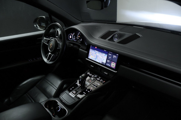 Porsche Cayenne 3.0 E-Hybrid (APPLE CARPLAY,PANORAMADAK,SPORTUITLAAT,SPORT CHRONO,LEDER,CAMERA,ADAPTIEVE CRUISE,LED,NETTESTAAT)