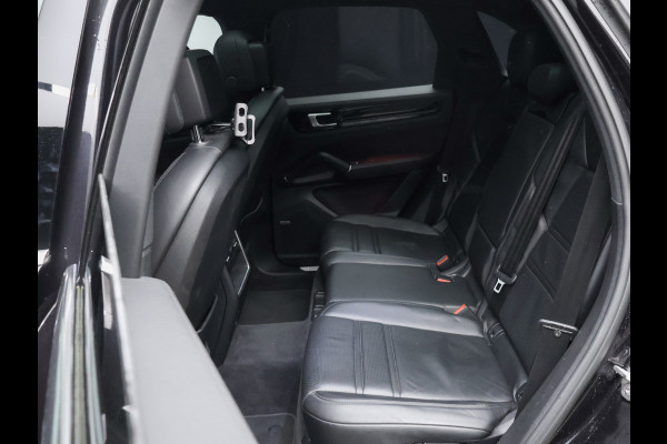 Porsche Cayenne 3.0 E-Hybrid (APPLE CARPLAY,PANORAMADAK,SPORTUITLAAT,SPORT CHRONO,LEDER,CAMERA,ADAPTIEVE CRUISE,LED,NETTESTAAT)