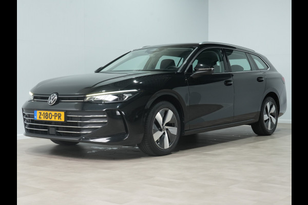 Volkswagen Passat Variant 1.5 eTSI 150pk DSG Business Trekhaak | Massage | Camera | Full-LED