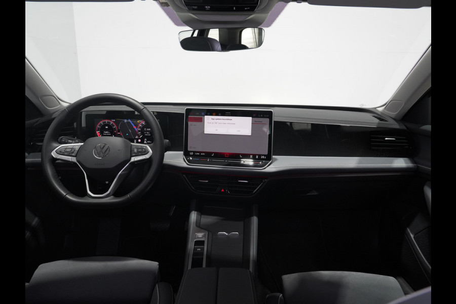 Volkswagen Passat Variant 1.5 eTSI 150pk DSG Business Trekhaak | Massage | Camera | Full-LED