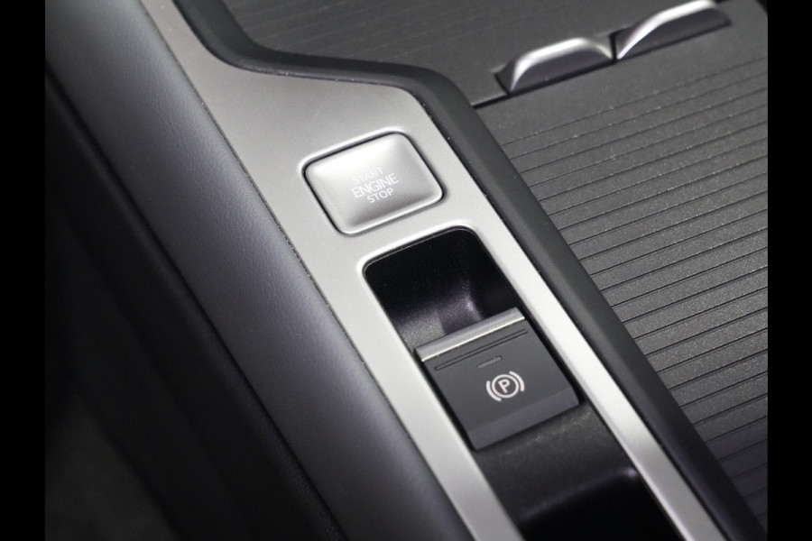 Volkswagen Passat Variant 1.5 eTSI 150pk DSG Business Trekhaak | Massage | Camera | Full-LED