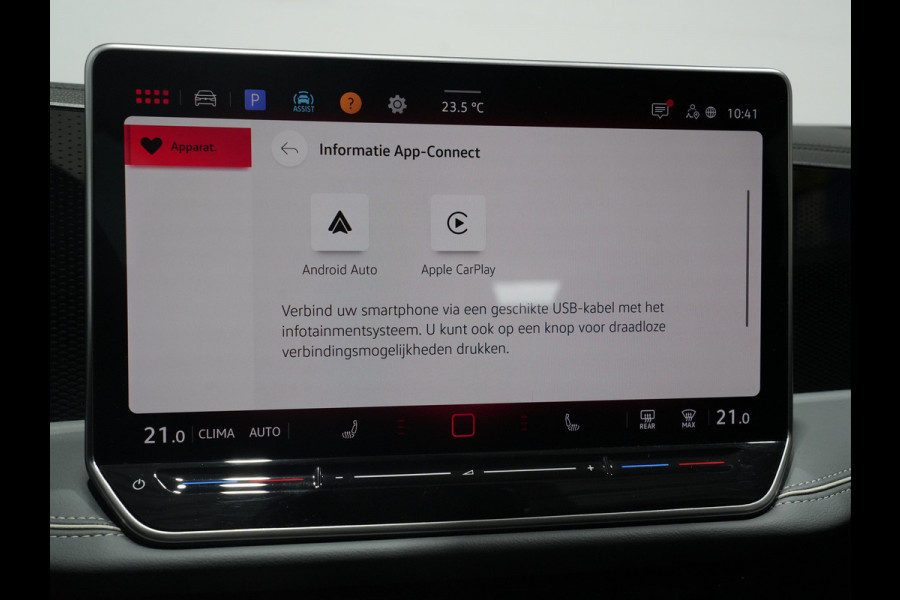 Volkswagen Passat Variant 1.5 eTSI 150pk DSG Business Trekhaak | Massage | Camera | Full-LED