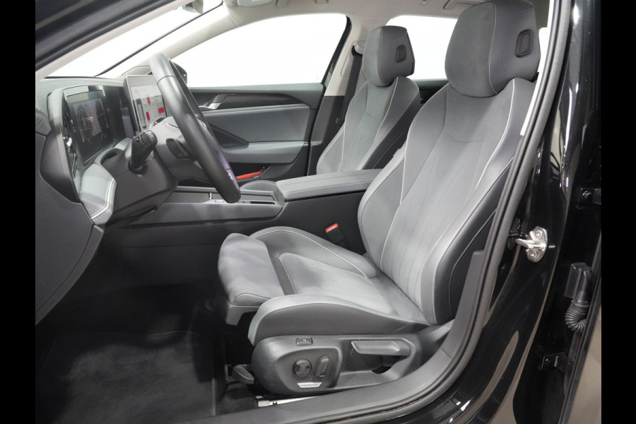Volkswagen Passat Variant 1.5 eTSI 150pk DSG Business Trekhaak | Massage | Camera | Full-LED