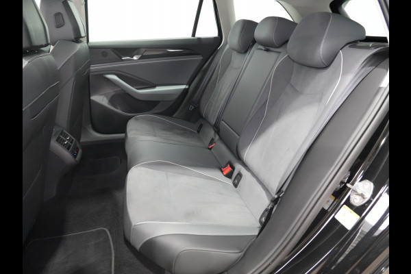 Volkswagen Passat Variant 1.5 eTSI 150pk DSG Business Trekhaak | Massage | Camera | Full-LED