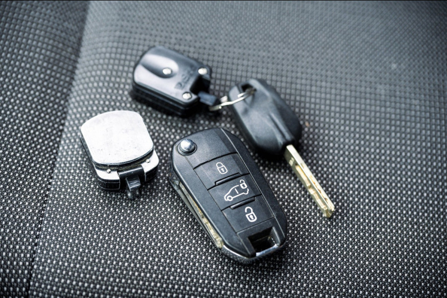 Peugeot Partner 1.5 BlueHDI Premium Euro 6 I Kastinrichting I 3 Zits I CarPlay I Android I Cruise I Airco I NL Auto I NAP I PDC