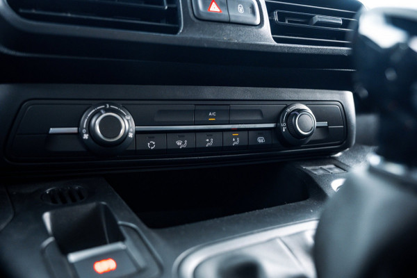 Peugeot Partner 1.5 BlueHDI Premium Euro 6 I Kastinrichting I 3 Zits I CarPlay I Android I Cruise I Airco I NL Auto I NAP I PDC