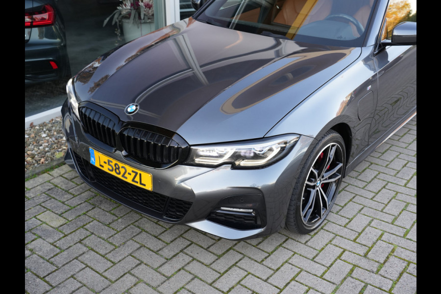 BMW 3 Serie Touring 320e Business Edition Plus M Sport | Live Cockpit | Stoel/Stuur Verwarmd | Apple Carplay/Android Auto |