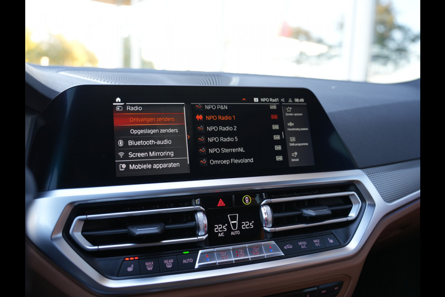 BMW 3 Serie Touring 320e Business Edition Plus M Sport | Live Cockpit | Stoel/Stuur Verwarmd | Apple Carplay/Android Auto |
