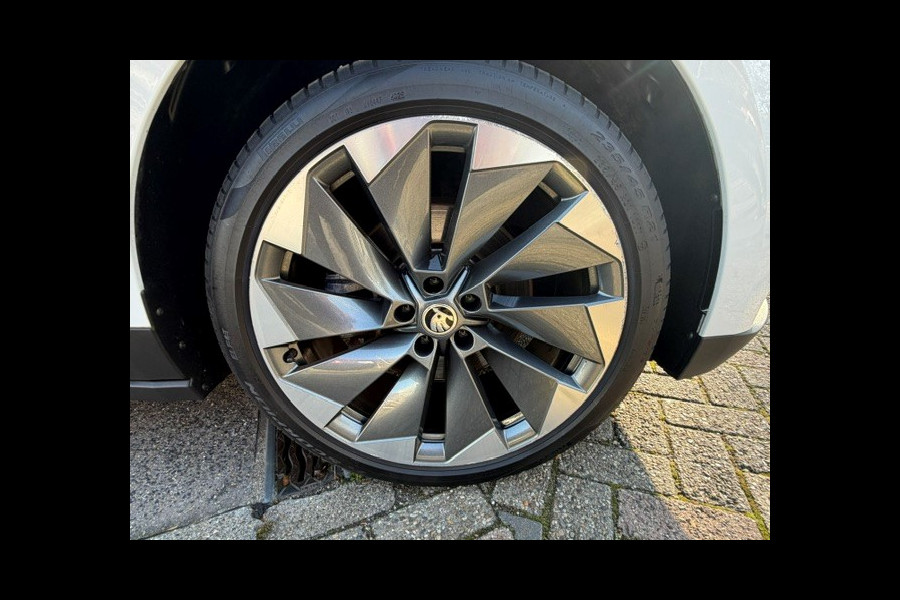 Škoda ENYAQ iV 60 Sportline INCL 12 MAANDEN UITGEBREIDE GARANTIE AIRCO I NAV I PDC I CAMERA I SOH 91.5% I SCHUIF/KANTELDAK I 21INCH VELGEN I 1e EIGENAAR I COMPLETE ONDERHOUDSHISTORIE