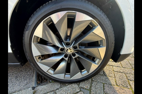 Škoda ENYAQ iV 60 Sportline INCL 12 MAANDEN UITGEBREIDE GARANTIE AIRCO I NAV I PDC I CAMERA I SOH 91.5% I SCHUIF/KANTELDAK I 21INCH VELGEN I 1e EIGENAAR I COMPLETE ONDERHOUDSHISTORIE