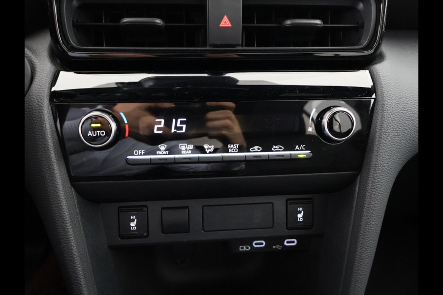 Toyota Yaris Cross 1.5 Hybrid 115 Dynamic Luxury | Stuur- & Stoelverwarming | Apple Carplay & AndroidAUTO | Privacy Glass |