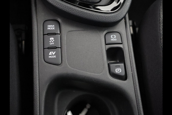 Toyota Yaris Cross 1.5 Hybrid 115 Dynamic Luxury | Stuur- & Stoelverwarming | Apple Carplay & AndroidAUTO | Privacy Glass |