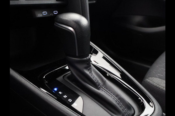 Toyota Yaris Cross 1.5 Hybrid 115 Dynamic Luxury | Stuur- & Stoelverwarming | Apple Carplay & AndroidAUTO | Privacy Glass |