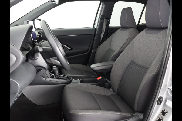 Toyota Yaris Cross 1.5 Hybrid 115 Dynamic Luxury | Stuur- & Stoelverwarming | Apple Carplay & AndroidAUTO | Privacy Glass |