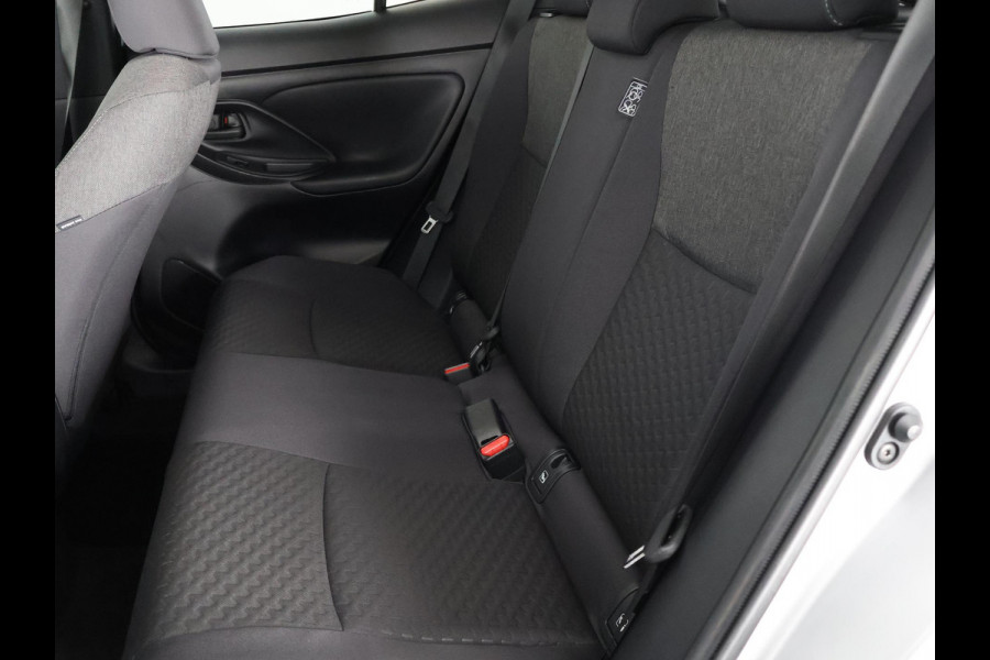 Toyota Yaris Cross 1.5 Hybrid 115 Dynamic Luxury | Stuur- & Stoelverwarming | Apple Carplay & AndroidAUTO | Privacy Glass |