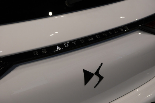 DS DS 3 1.2 PureTech Performance Line+ |40.768km| Leder/Alcantara Navi|Camera|Apple Carplay