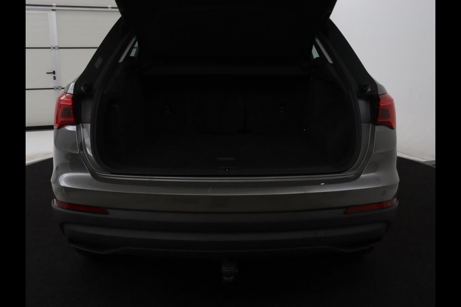 Audi Q3 45 TFSI e Advanced edition | SOH 84,4% | Trekhaak | Adapt. Cruise | LED | Elekt. Stooelverstelling | Servo Sluiting kofferklep | Camera | Apple Carplay | Navigatie |