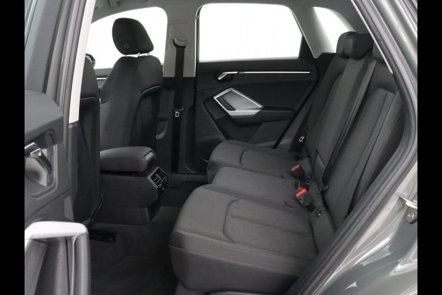Audi Q3 45 TFSI e Advanced edition | SOH 84,4% | Trekhaak | Adapt. Cruise | LED | Elekt. Stooelverstelling | Servo Sluiting kofferklep | Camera | Apple Carplay | Navigatie |