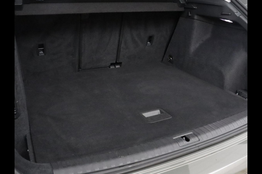 Audi Q3 45 TFSI e Advanced edition | SOH 84,4% | Trekhaak | Adapt. Cruise | LED | Elekt. Stooelverstelling | Servo Sluiting kofferklep | Camera | Apple Carplay | Navigatie |