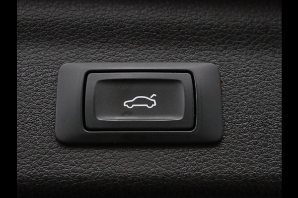 Audi Q3 45 TFSI e Advanced edition | SOH 84,4% | Trekhaak | Adapt. Cruise | LED | Elekt. Stooelverstelling | Servo Sluiting kofferklep | Camera | Apple Carplay | Navigatie |