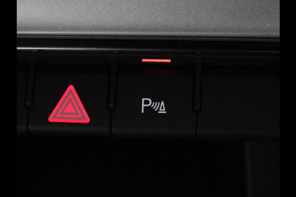 Audi Q3 45 TFSI e Advanced edition | SOH 84,4% | Trekhaak | Adapt. Cruise | LED | Elekt. Stooelverstelling | Servo Sluiting kofferklep | Camera | Apple Carplay | Navigatie |