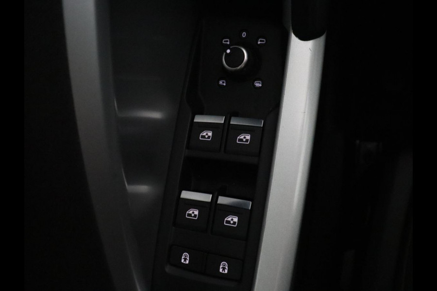 Audi Q3 45 TFSI e Advanced edition | SOH 84,4% | Trekhaak | Adapt. Cruise | LED | Elekt. Stooelverstelling | Servo Sluiting kofferklep | Camera | Apple Carplay | Navigatie |
