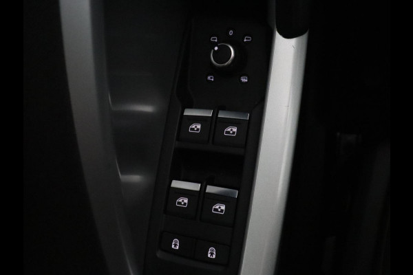 Audi Q3 45 TFSI e Advanced edition | SOH 84,4% | Trekhaak | Adapt. Cruise | LED | Elekt. Stooelverstelling | Servo Sluiting kofferklep | Camera | Apple Carplay | Navigatie |