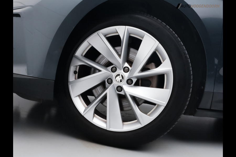 Škoda ENYAQ iV 80 Sport SoH 93% (APPLE CARPLAY,PANORAMA-SCHUIFDAK,DODEHOEK,KEYLESS,STUUR-STOELVERWARMING,ADAPTIVE CRUISE)