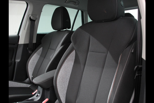 Škoda Kamiq 1.0 TSI 115pk Automaat Business Edition Navigatie Android Auto / Apple Carplay Climate Control Camera Parkeer sensoren Lichtmetalen Velgen Dab Digitale Cockpit Keyless Led Cruise Control