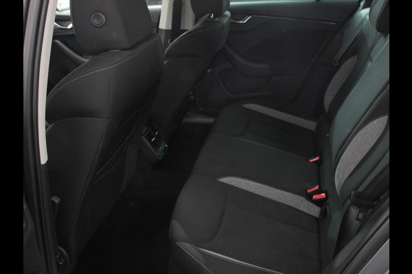 Škoda Kamiq 1.0 TSI 115pk Automaat Business Edition Navigatie Android Auto / Apple Carplay Climate Control Camera Parkeer sensoren Lichtmetalen Velgen Dab Digitale Cockpit Keyless Led Cruise Control