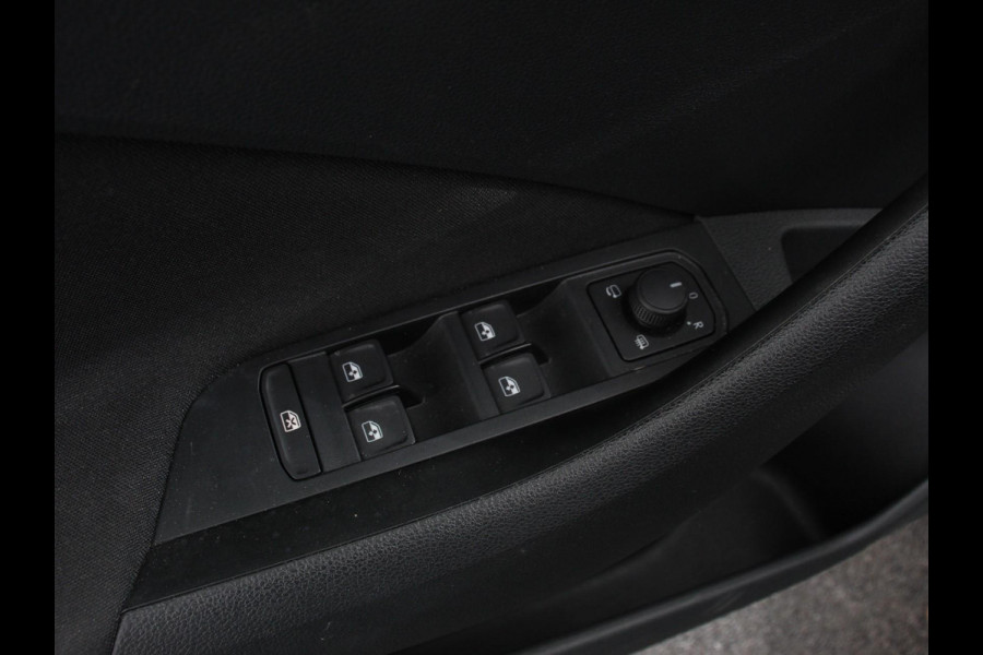 Škoda Kamiq 1.0 TSI 115pk Automaat Business Edition Navigatie Android Auto / Apple Carplay Climate Control Camera Parkeer sensoren Lichtmetalen Velgen Dab Digitale Cockpit Keyless Led Cruise Control