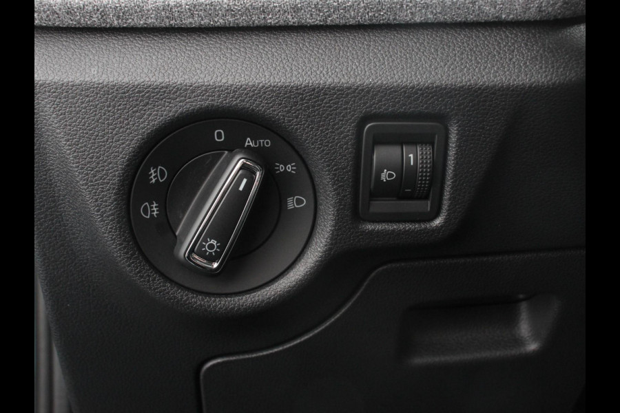 Škoda Kamiq 1.0 TSI 115pk Automaat Business Edition Navigatie Android Auto / Apple Carplay Climate Control Camera Parkeer sensoren Lichtmetalen Velgen Dab Digitale Cockpit Keyless Led Cruise Control