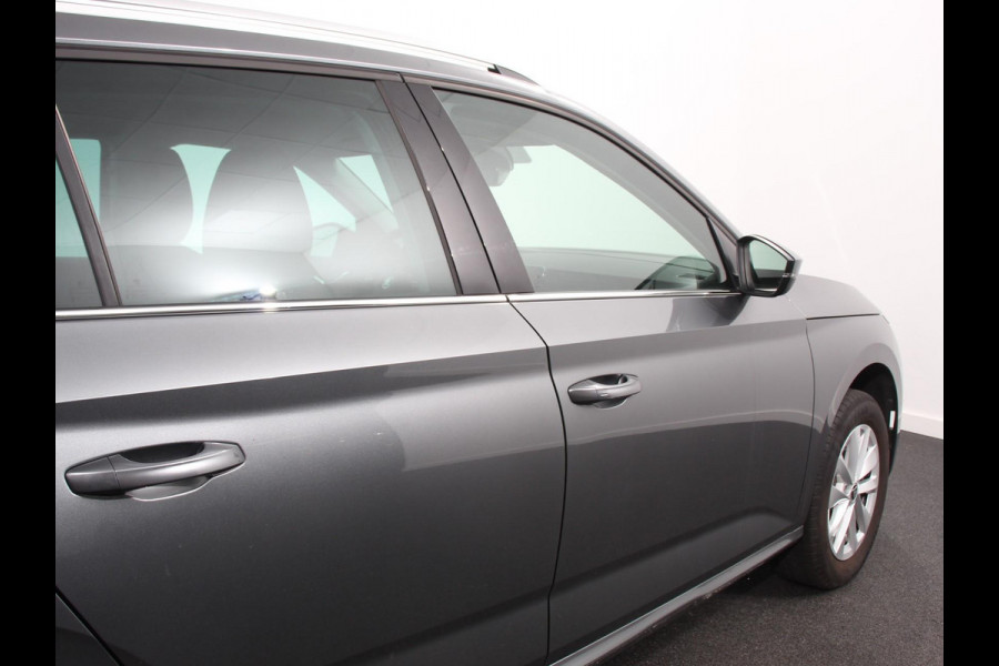 Škoda Kamiq 1.0 TSI 115pk Automaat Business Edition Navigatie Android Auto / Apple Carplay Climate Control Camera Parkeer sensoren Lichtmetalen Velgen Dab Digitale Cockpit Keyless Led Cruise Control