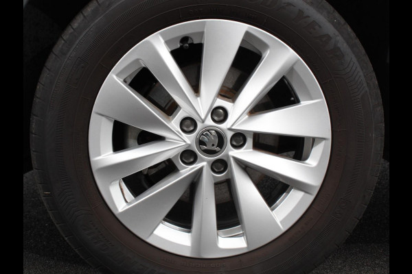 Škoda Kamiq 1.0 TSI 115pk Automaat Business Edition Navigatie Android Auto / Apple Carplay Climate Control Camera Parkeer sensoren Lichtmetalen Velgen Dab Digitale Cockpit Keyless Led Cruise Control